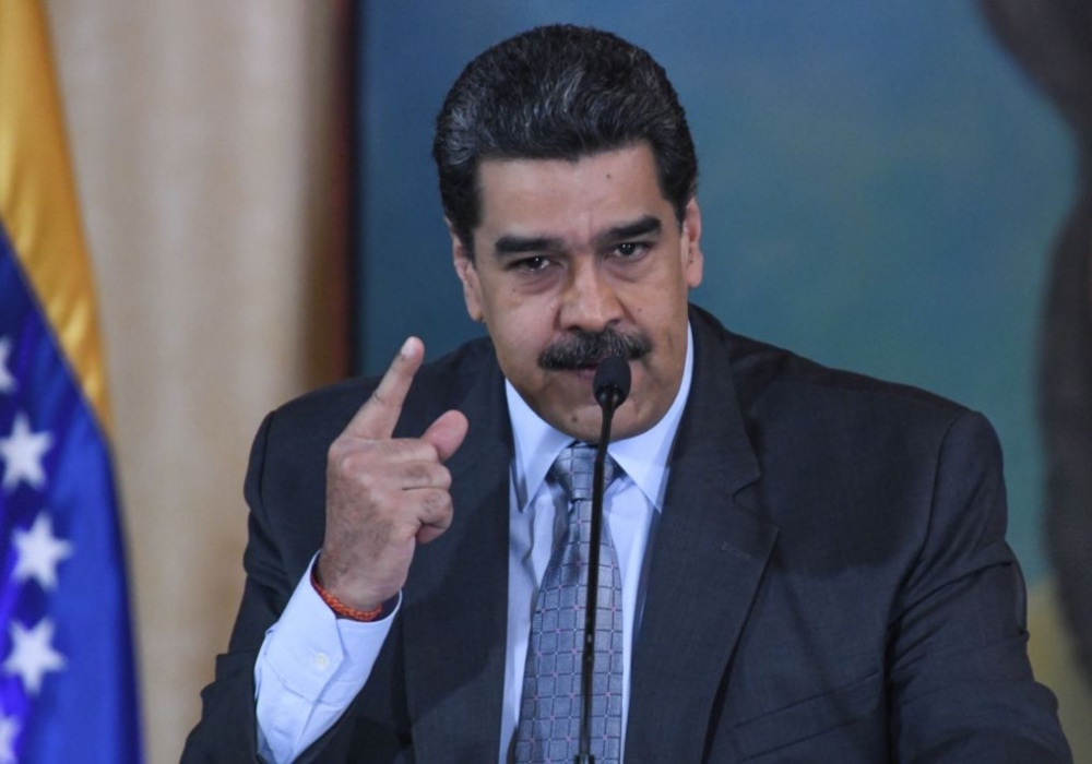 Expulsa El Salvador a diplomáticos venezolanos