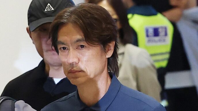 Hong Myung-bo se refugia en Estados Unidos tras fracaso en el Mundial 2026