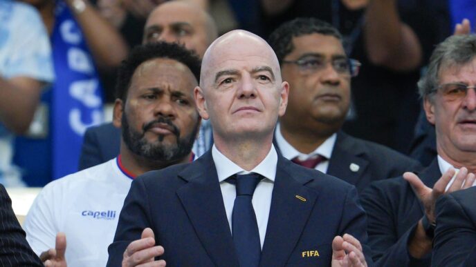 Gianni Infantino en la posesión de Abelardo de la Espriella en Colombia