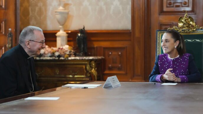 Claudia Sheinbaum se reúne con Pietro Parolin en Palacio Nacional