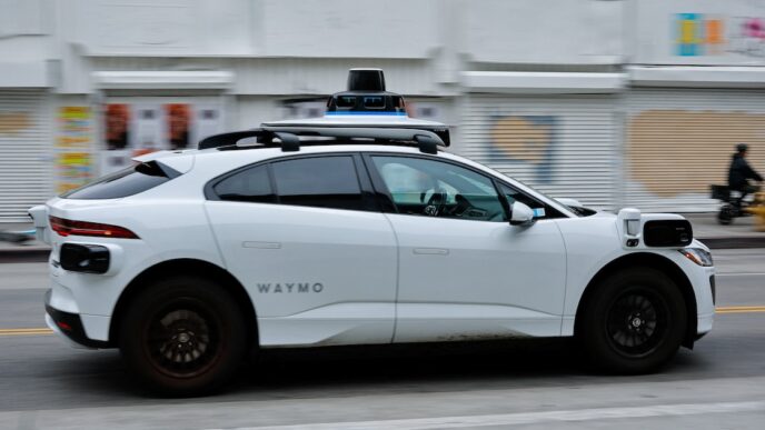 Waymo presenta Ojai, su innovador robotaxi de bajo costo con Gemini