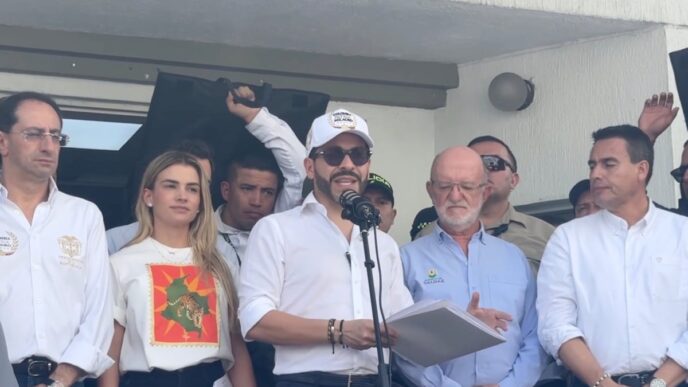 Abelardo de la Espriella acepta apoyo internacional tras el terremoto en Colombia