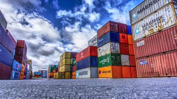 Conflicto en Medio Oriente eleva costos de contenedores y afecta al comercio global