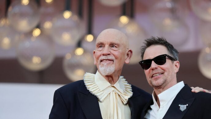 John Malkovich y Sam Rockwell brillan en Wild Horse Nine en Venecia