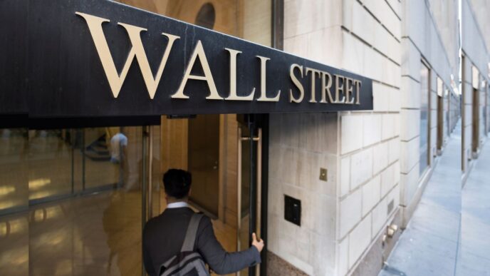 Wall Street abre en verde tras aumento de bonos a 10 años