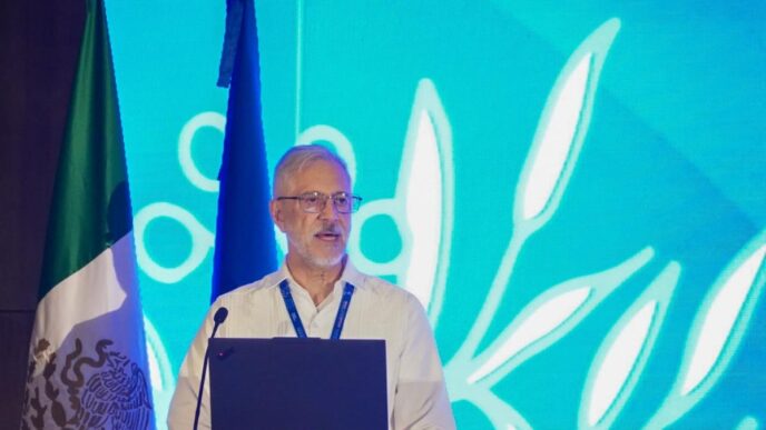 México impulsa cooperación para enfrentar la invasión de sargazo en el Caribe