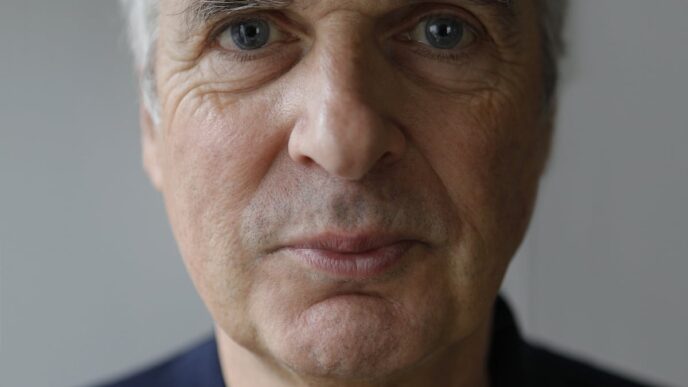 Jon Savage y su visión del punk desde la identidad LGTBIQ+