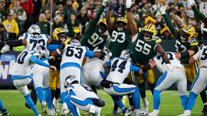 Jordan Love destaca con tres touchdowns en la victoria de Green Bay sobre Carolina